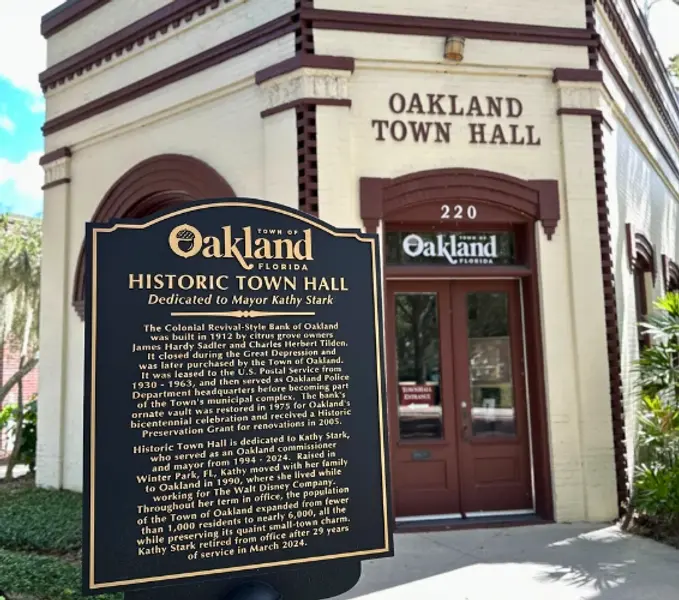 Oakland Florida town hall