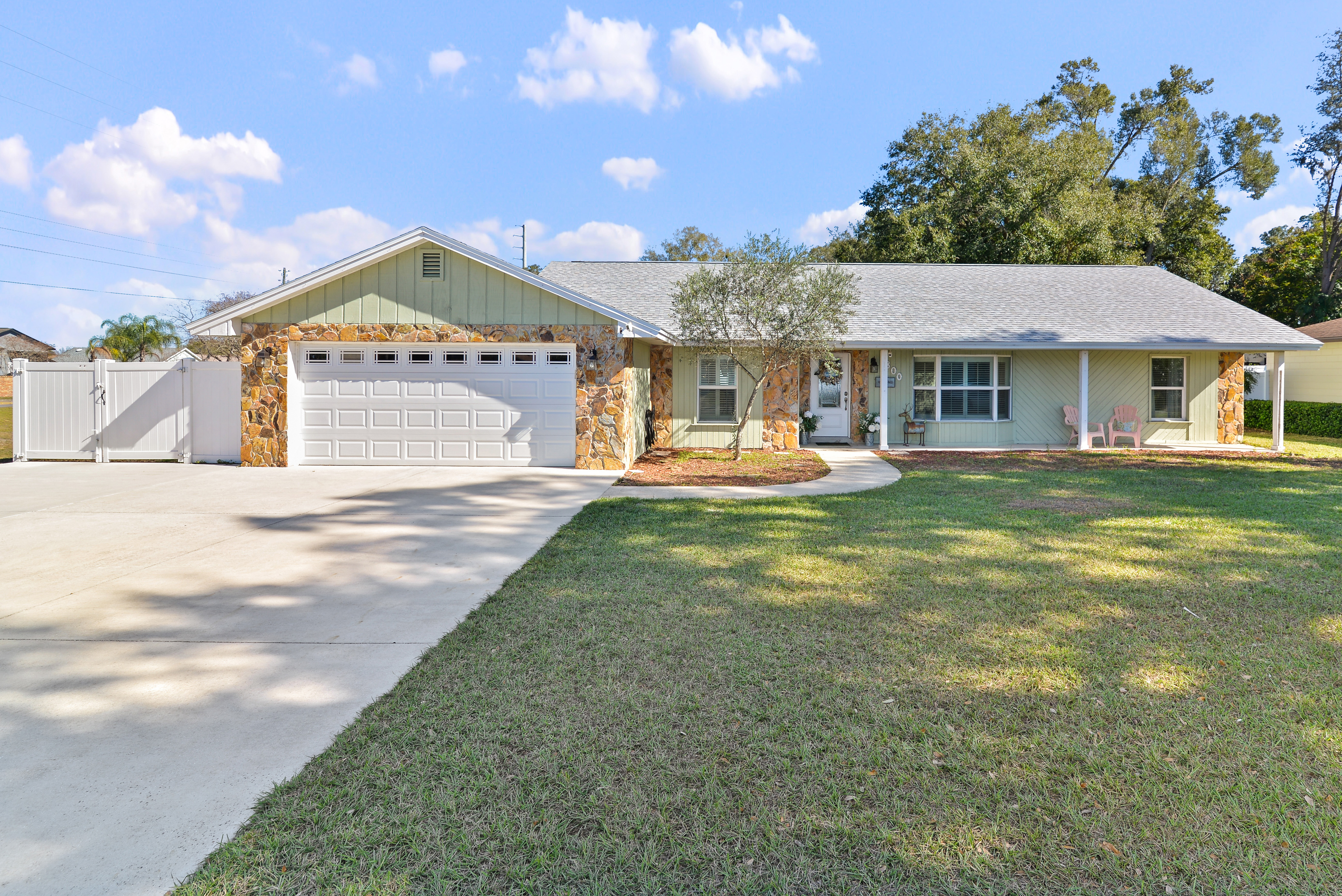 800 W Harbour Ct, Ocoee