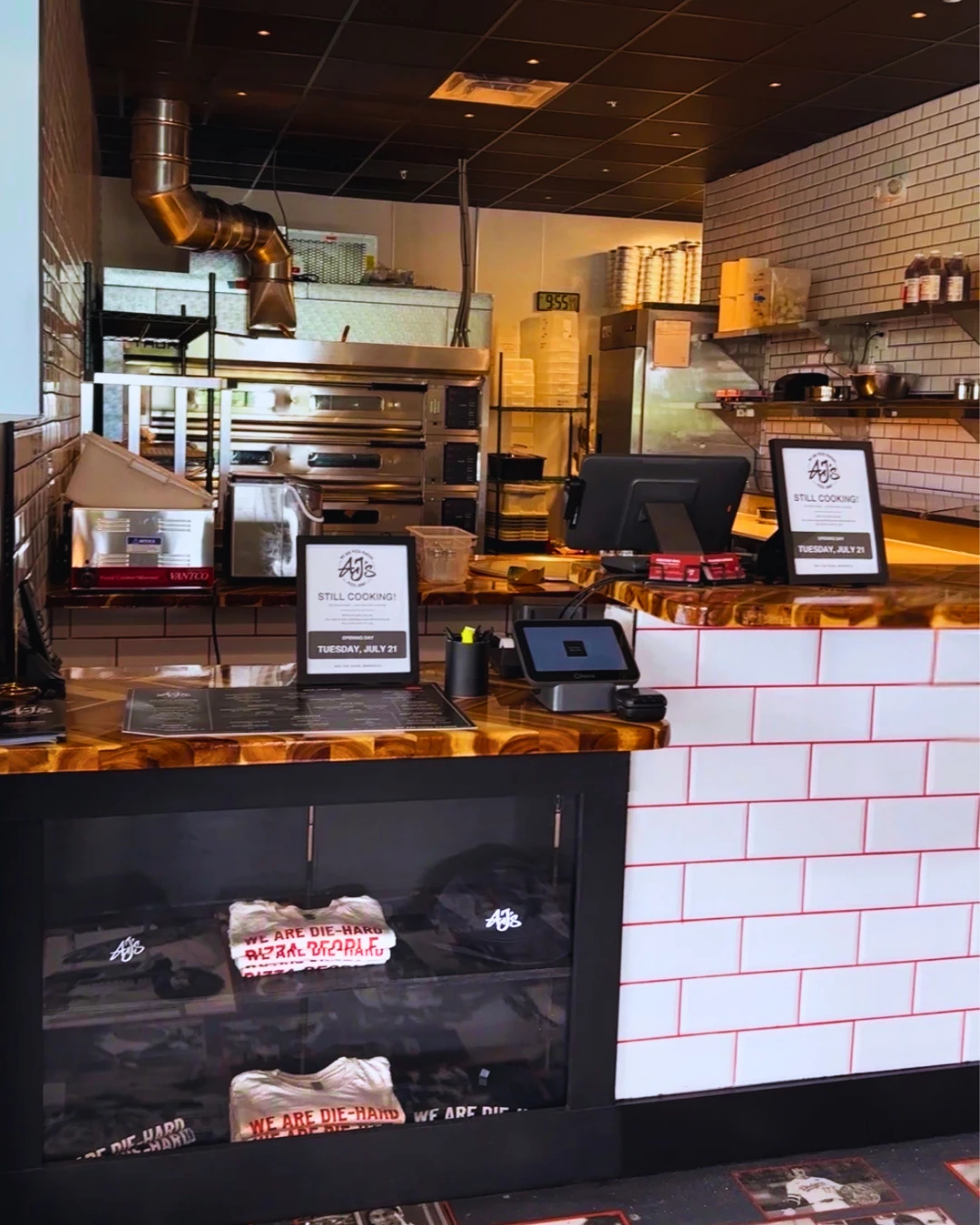 AJ's Pizza Joint in Minneola, Florida