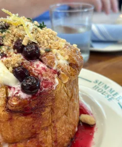 Giant Cinnamon Roll at Summer House on the Lake at Disney Springs